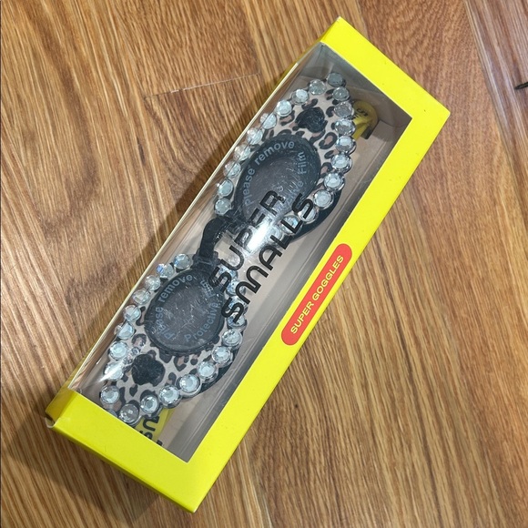 Born to Be Wild swimming goggles by Super Smalls one size adjustable new in box - Picture 7 of 8